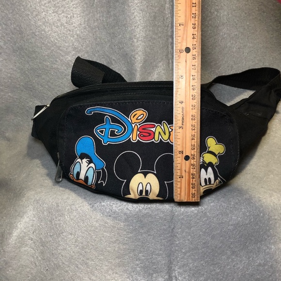 DISNEY MICKEY AND FRIENDS FANNY PACK WITH 2 ZIPPER COMPARTMENTS, 39” ROUND - Picture 5 of 10